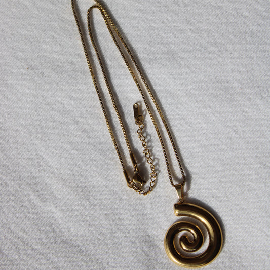 The 'Āio' Pendant + Complimentary Chain