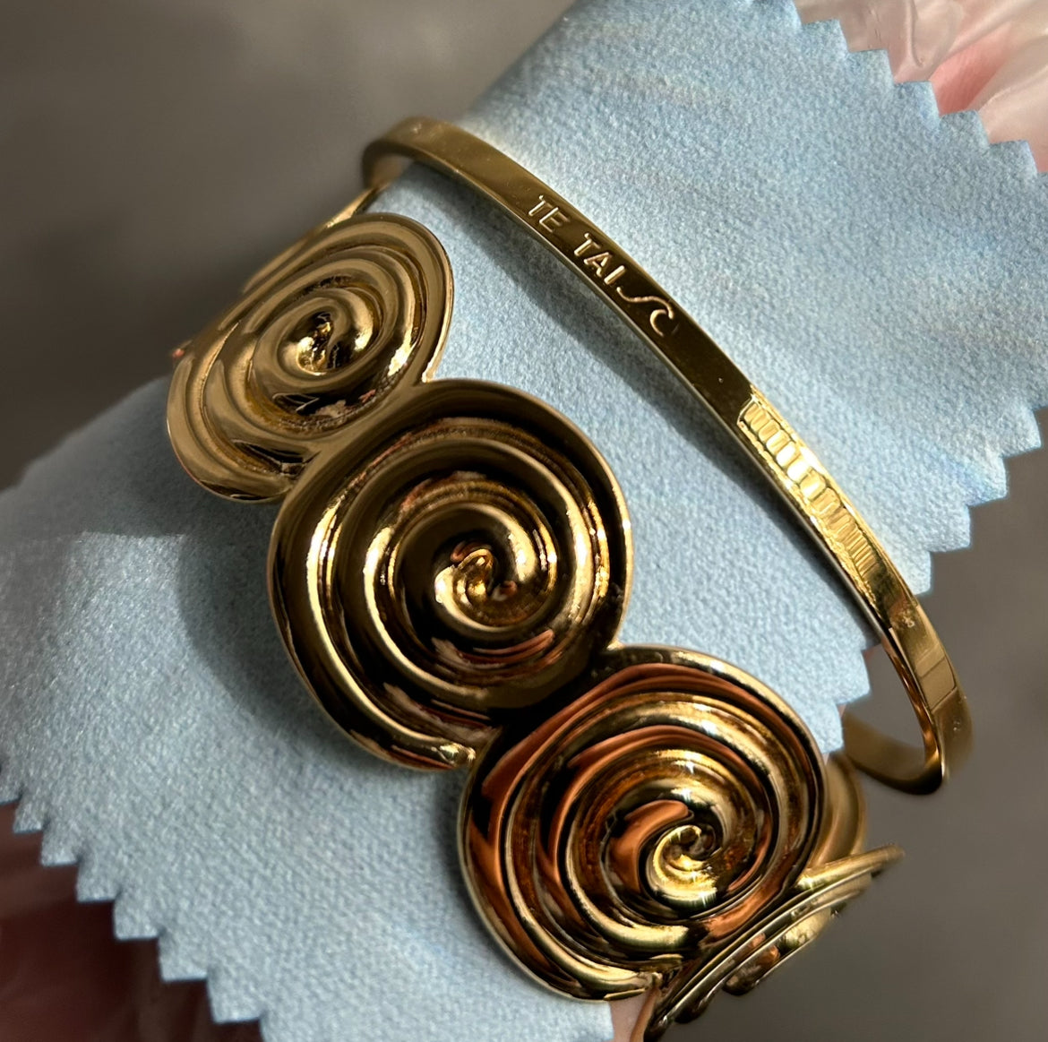 The ' Te Tai ' Arm Cuff
