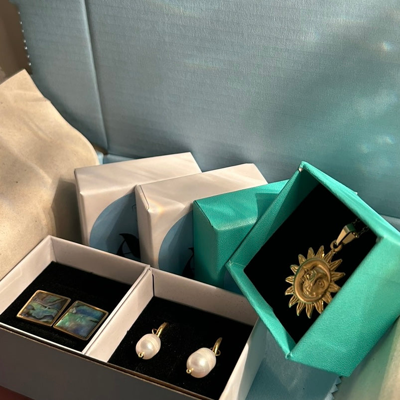 The 'Rā Mārama ' Pendant + Complimentary Chain